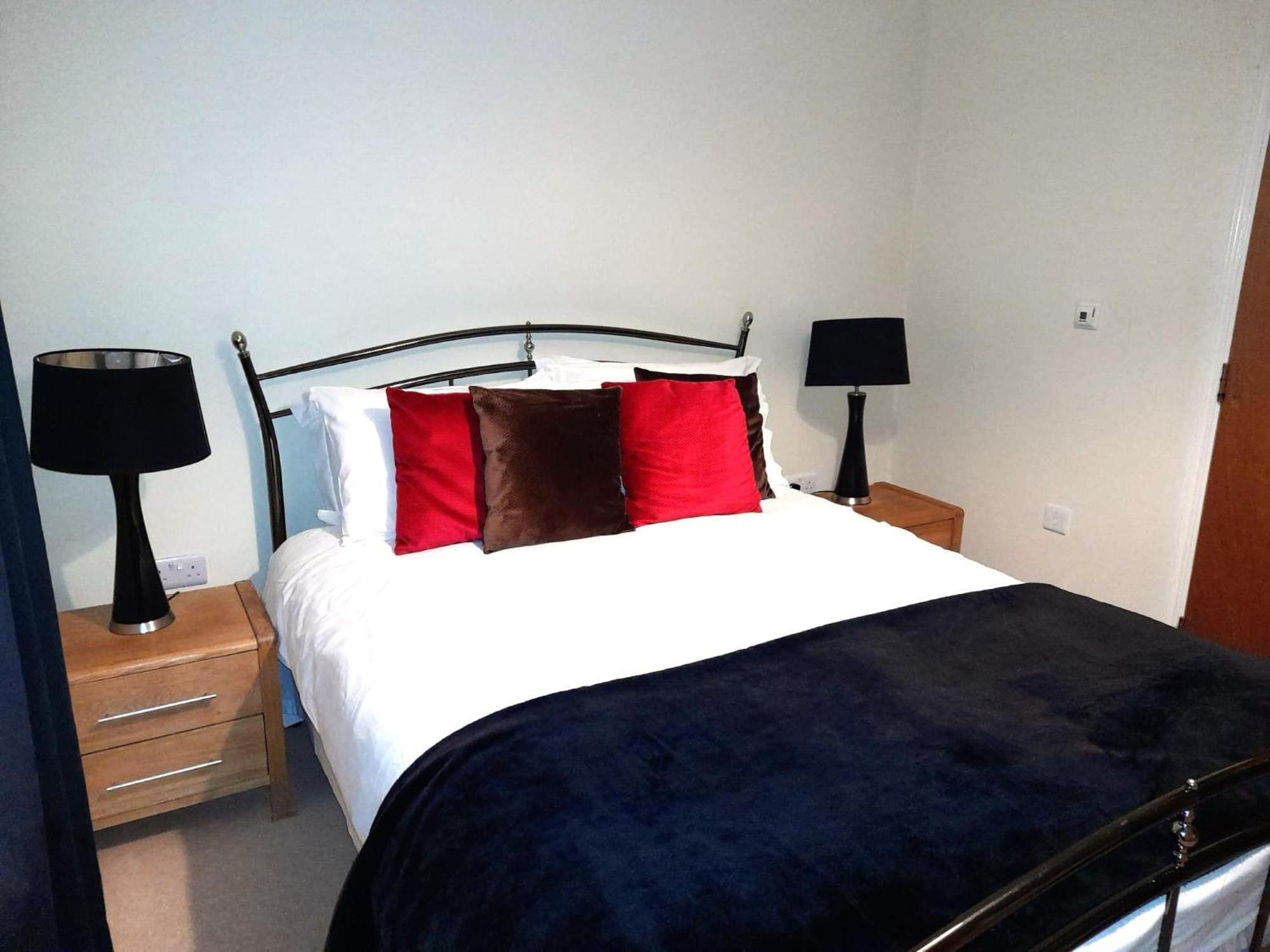 Oxford Apartment: Jericho 2BR with Parking near Transport Exterior photo