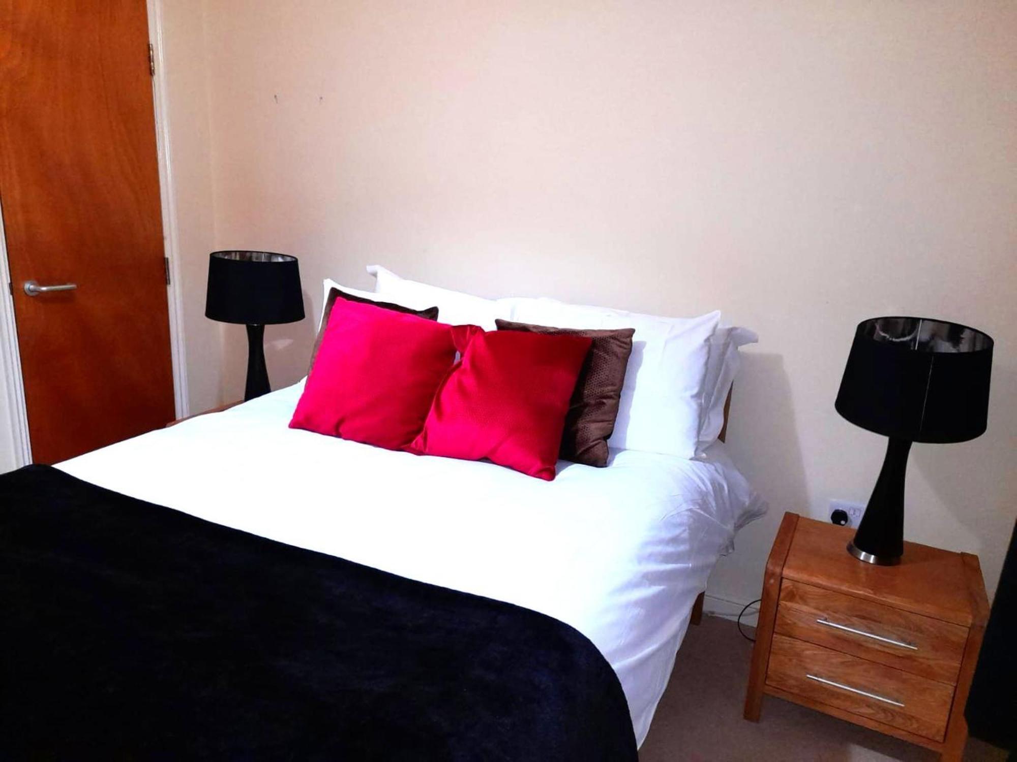 Oxford Apartment: Jericho 2BR with Parking near Transport Exterior photo
