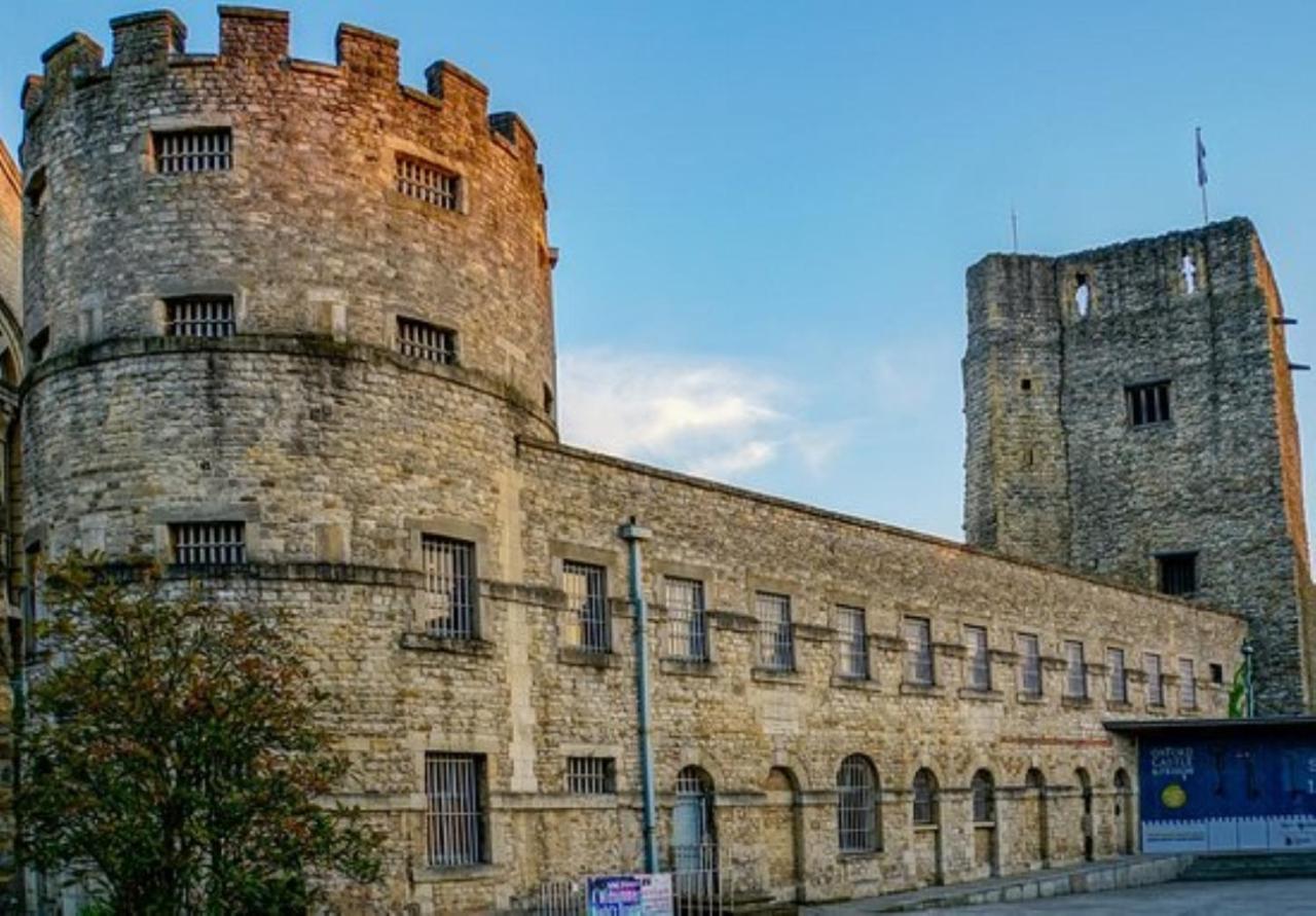 Oxford Apartment: Jericho 2BR with Parking near Transport Exterior photo