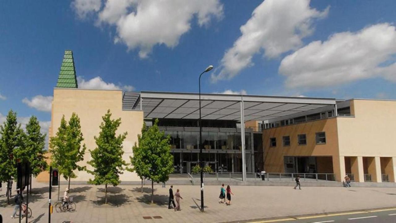 Oxford Apartment: Jericho 2BR with Parking near Transport Exterior photo