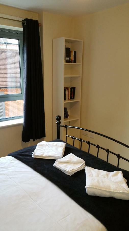 Oxford Apartment: Jericho 2BR with Parking near Transport Exterior photo